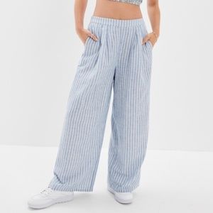 American eagle  HIGH-WAISTED WIDE LEG Blue White Stripe PANT  Medium